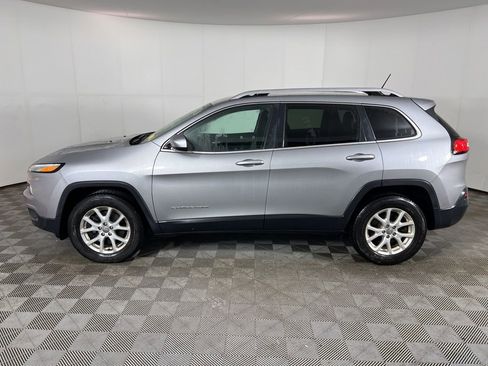 Used 2015 Jeep Cherokee Latitude w/ Cold Weather Group image 8