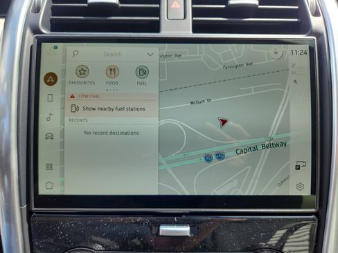 Used 2025 Land Rover Discovery S image 21