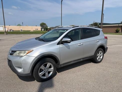 Used 2014 Toyota RAV4 XLE AWD/4WD image 2
