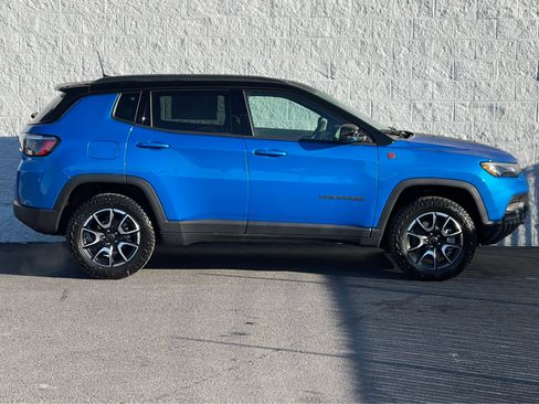 New 2026 Jeep Compass Trailhawk w/ Sun, Sound & Navigation Group image 5