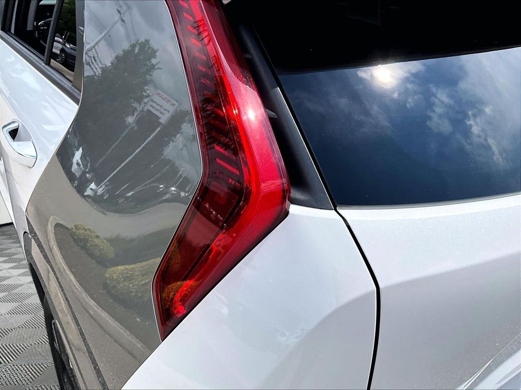 Used 2023 Kia Niro Wave FWD image 33