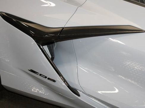 Used 2025 Chevrolet Corvette Z06 RWD image 48