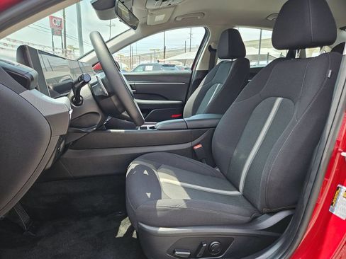 Used 2025 Hyundai Sonata SEL FWD image 11