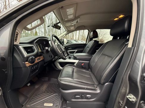 Used 2017 Nissan Titan SL AWD/4WD image 11