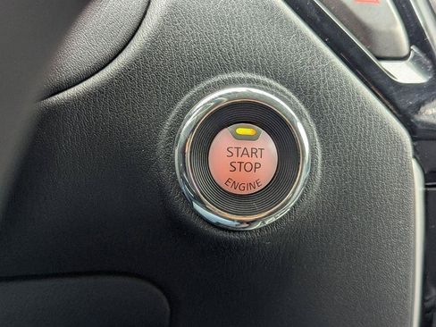 Used 2020 Nissan Pathfinder S AWD/4WD image 15