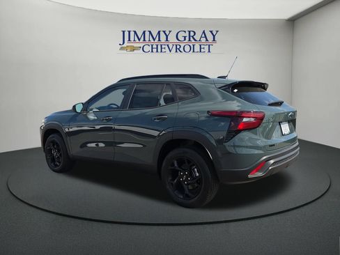 New 2026 Chevrolet Trax LT w/ Driver Confidence Package FWD image 3