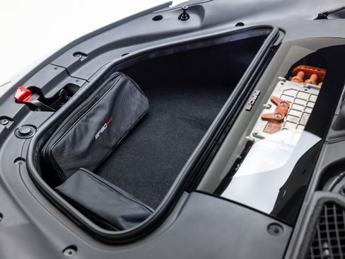 Used 2024 Ferrari SF90 Spider image 60