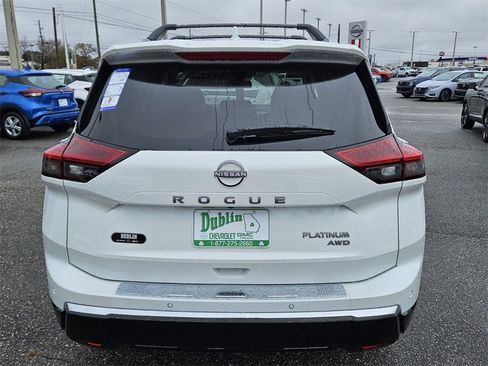New 2026 Nissan Rogue Platinum image 8