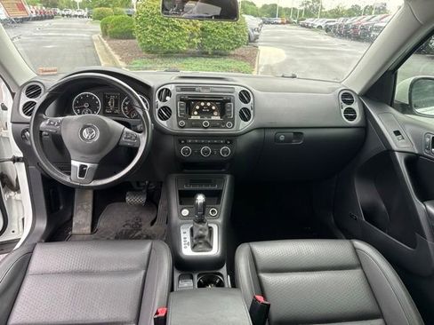 Used 2014 Volkswagen Tiguan SEL AWD/4WD image 24