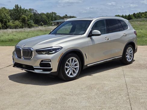 Used 2019 BMW X5 xDrive40i w/ Convenience Package AWD/4WD image 3