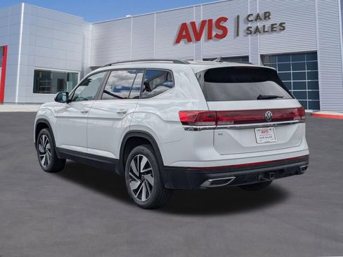 Used 2025 Volkswagen Atlas SE image 9