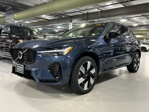 Certified 2024 Volvo XC60 T8 Ultimate w/ Climate Package AWD/4WD image 7