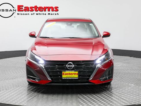 Used 2023 Nissan Altima 2.5 SV w/ SV Premium Package image 2