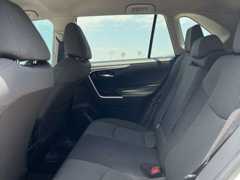 Used 2022 Toyota RAV4 XLE image 10