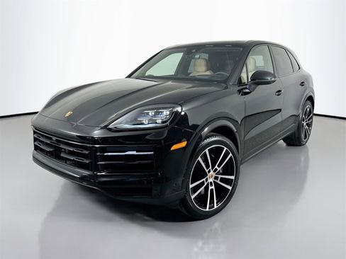 Certified 2025 Porsche Cayenne image 1