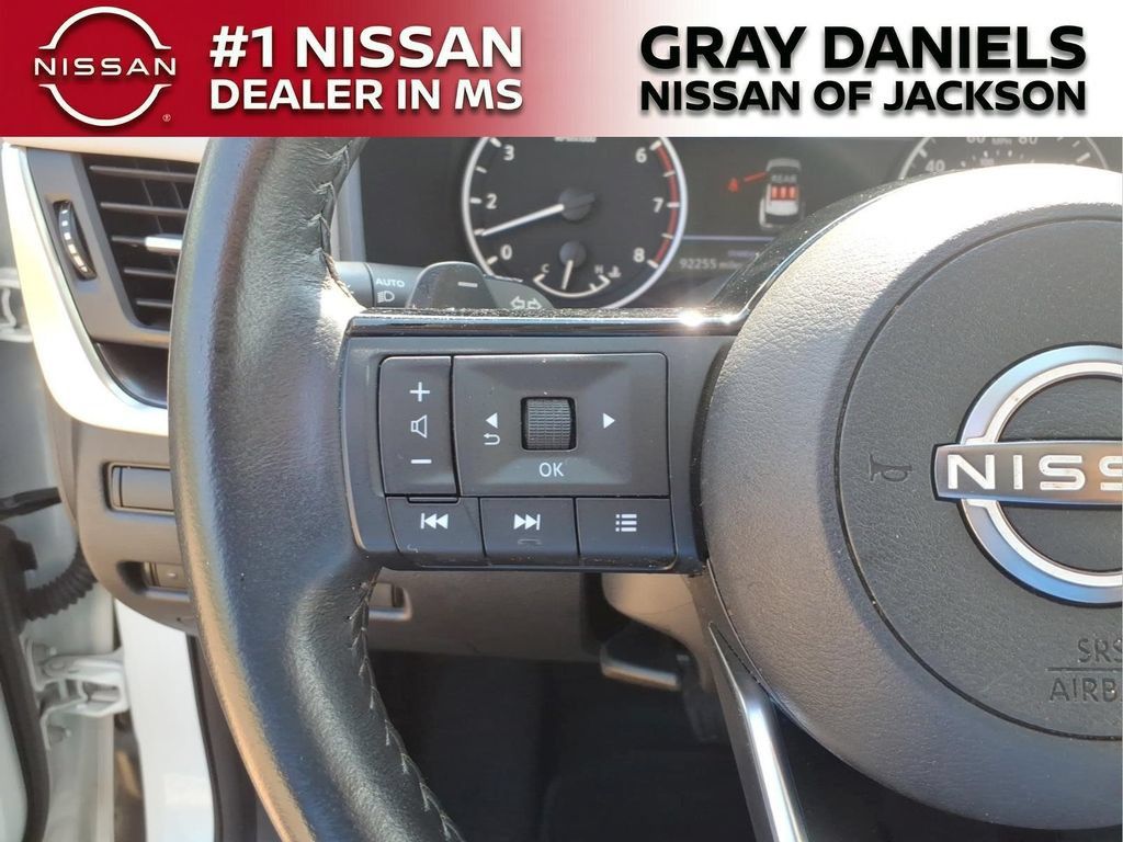 Used 2023 Nissan Rogue SV w/ SV Premium B Package FWD image 14