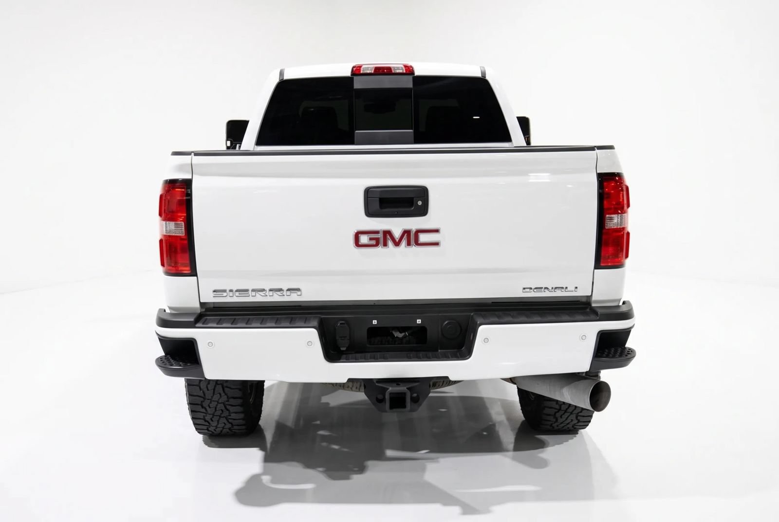 Used 2016 GMC Sierra 2500 Denali w/ Duramax Plus Package AWD/4WD image 5