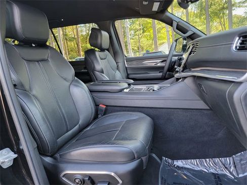 Used 2022 Jeep Wagoneer Series II image 25