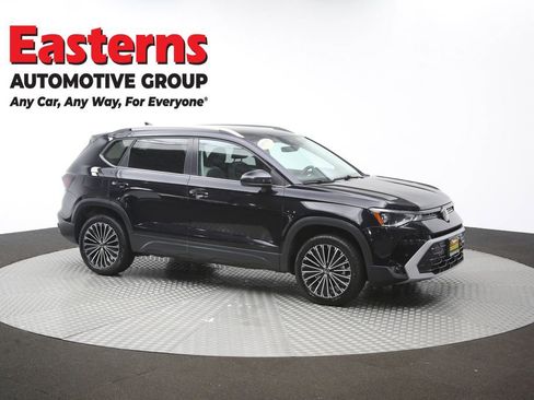 Used 2025 Volkswagen Taos SE FWD image 49