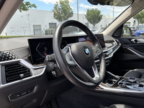 Used 2026 BMW X7 xDrive40i w/ Executive Package AWD/4WD image 17