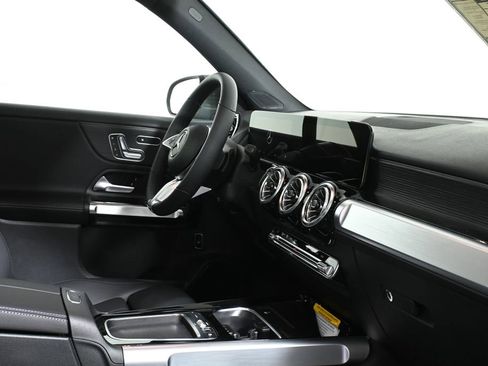 New 2026 Mercedes-Benz GLB 250 4MATIC image 32