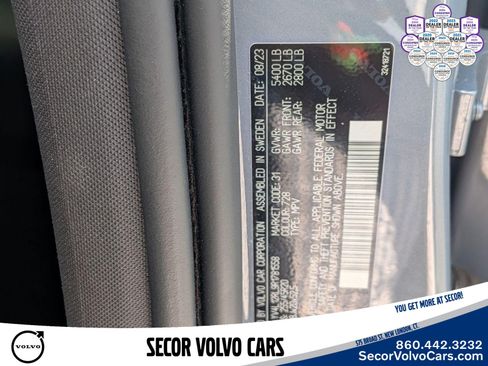 Certified 2024 Volvo XC60 B5 Plus w/ Protection Package Premier AWD/4WD image 32