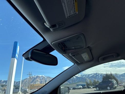 Used 2016 Chevrolet Malibu LT image 18