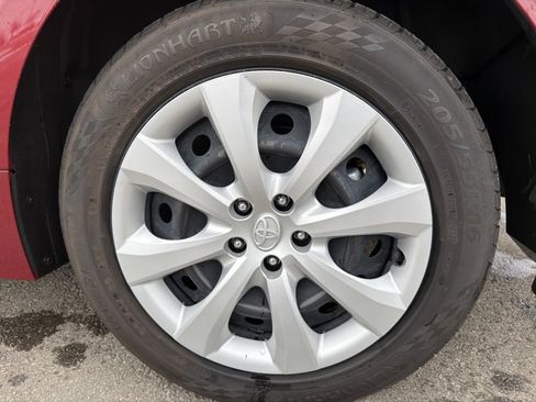 Used 2025 Toyota Corolla Hybrid Sedan image 10