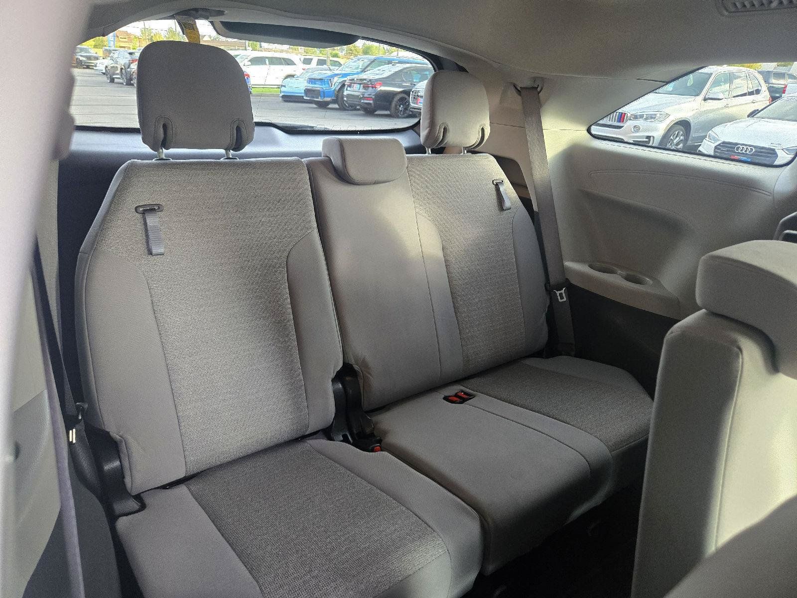 Used 2023 Toyota Sienna LE FWD image 14