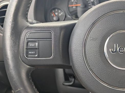 Used 2016 Jeep Patriot Latitude FWD image 21