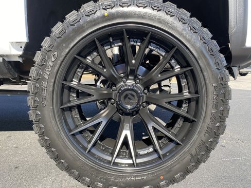 Used 2024 GMC Sierra 2500 AT4 w/ AT4 Premium Plus Package image 50