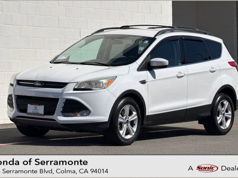 Used 2014 Ford Escape SE w/ Equipment Group 201A image 1