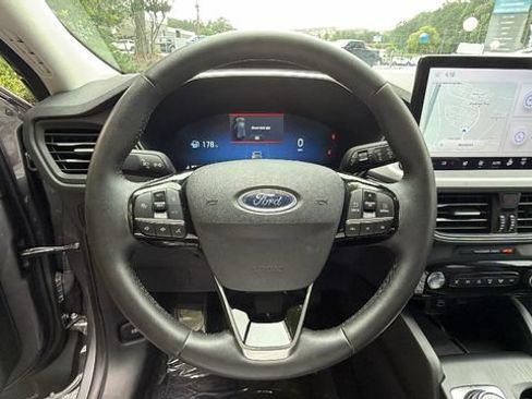 Certified 2024 Ford Escape Platinum AWD/4WD image 26