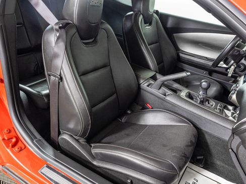 Used 2010 Chevrolet Camaro SS w/ LPO, Ground Effects Package image 39