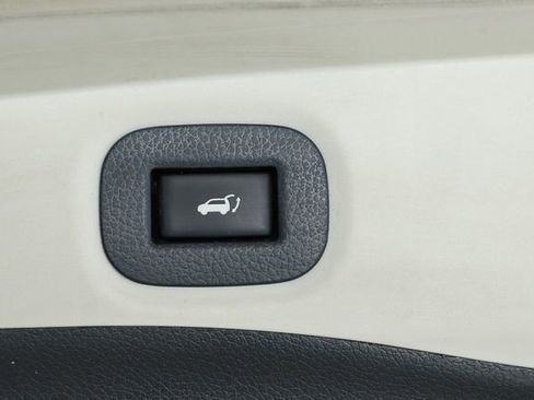 Used 2017 Nissan Rogue SL w/ SL Premium Package AWD/4WD image 33