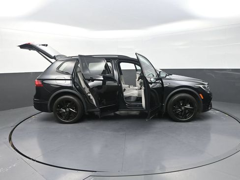 Used 2024 Volkswagen Tiguan SE R-Line AWD/4WD image 36