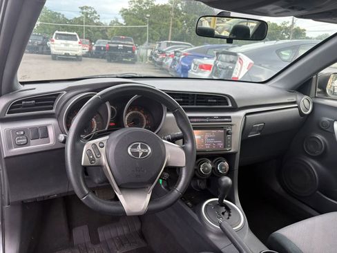 Used 2015 Scion tC FWD image 9