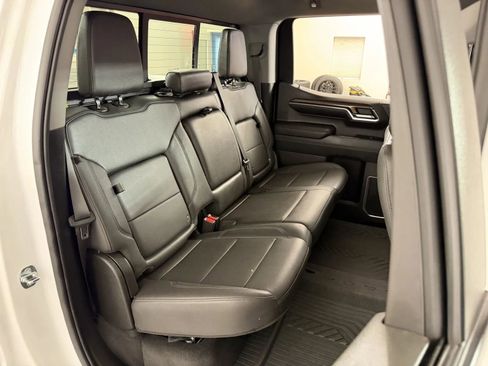 Used 2023 Chevrolet Silverado 1500 LT Trail Boss w/ LT Trail Boss Premium Package AWD/4WD image 37