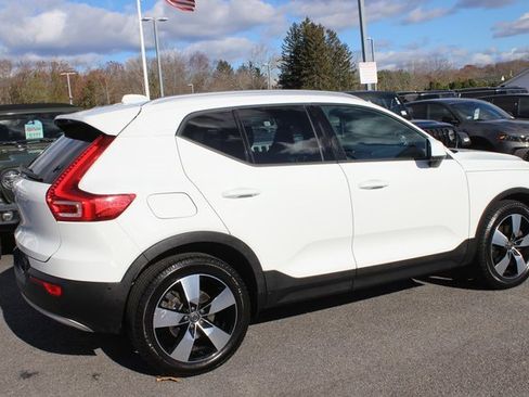 Used 2019 Volvo XC40 T5 Momentum image 28
