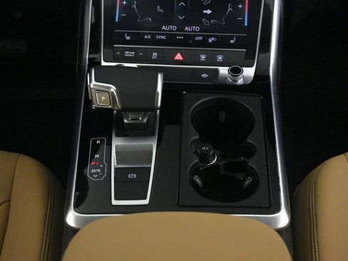 Used 2025 Audi Q7 3.0T Premium w/ Convenience Package image 14