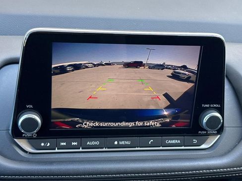 Used 2025 Nissan Rogue SV FWD image 22