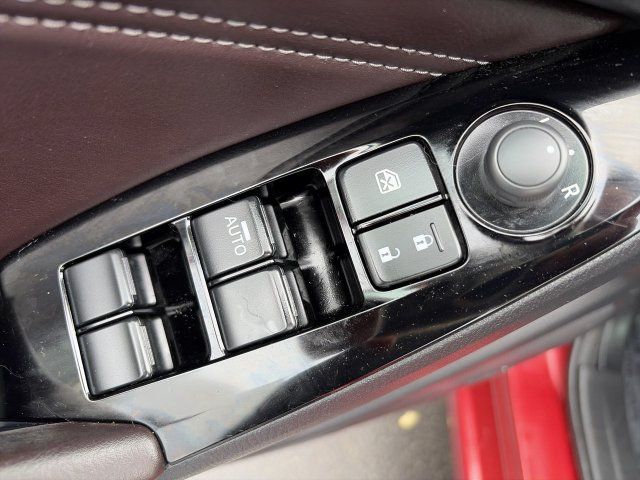 Used 2018 MAZDA MAZDA3 Touring FWD image 13