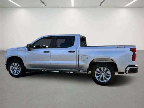 Used 2020 Chevrolet Silverado 1500 Custom w/ Custom Value Package image 2