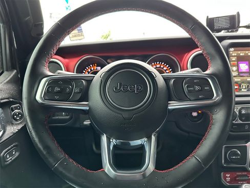 Used 2023 Jeep Gladiator Rubicon w/ Cold Weather Group image 22