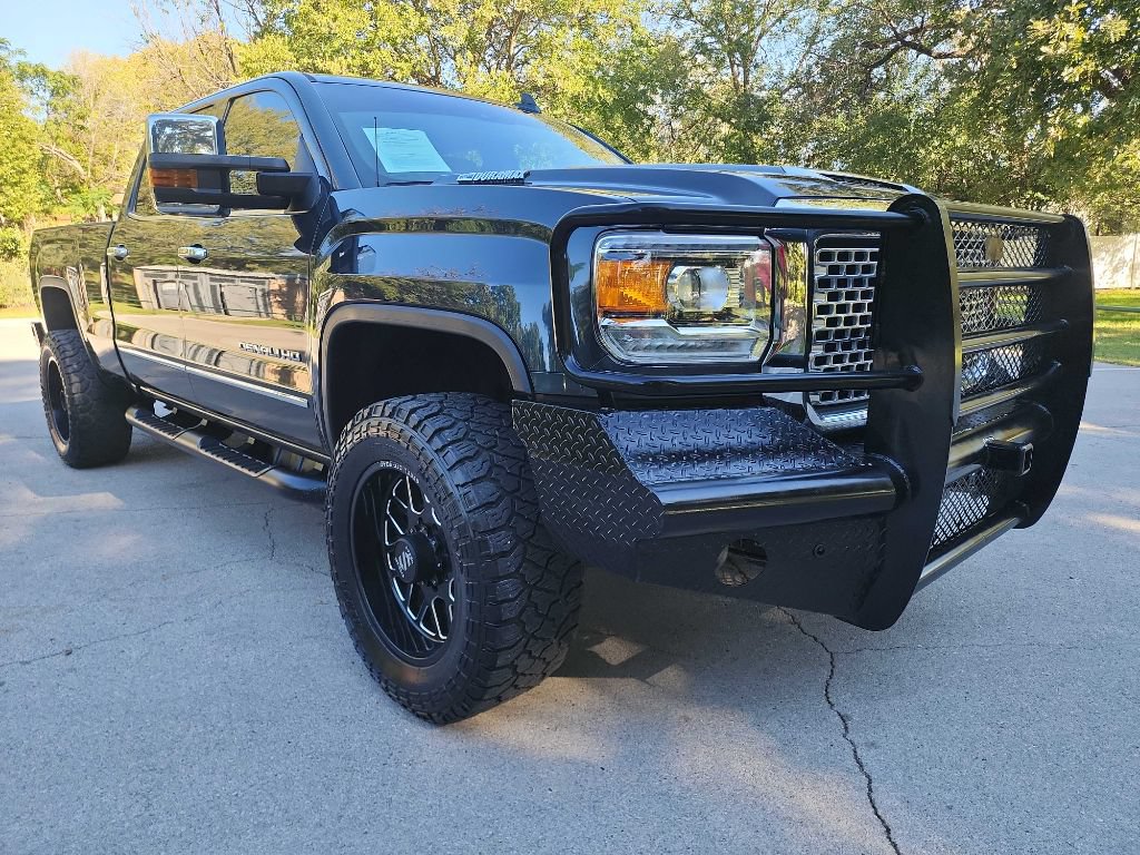 Used 2017 GMC Sierra 2500 Denali w/ Duramax Plus Package AWD/4WD image 1