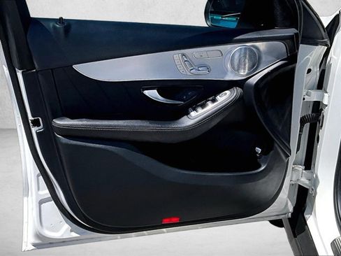 Used 2019 Mercedes-Benz GLC 300 image 18