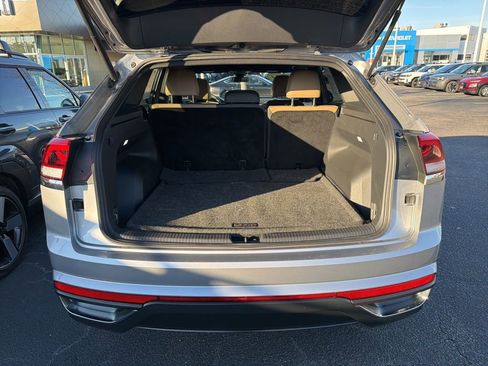 Used 2024 Volkswagen Atlas Cross Sport SE image 21