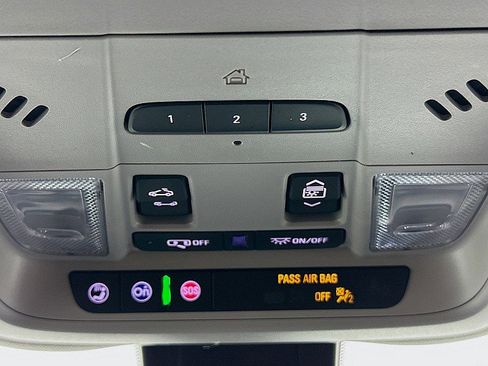 Used 2023 Chevrolet Equinox Premier image 14