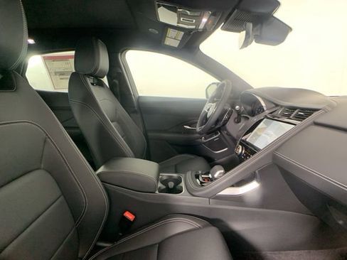 Used 2024 Jaguar E-PACE R-Dynamic SE image 33