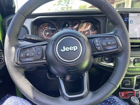 Used 2025 Jeep Wrangler Unlimited Sport AWD/4WD image 23